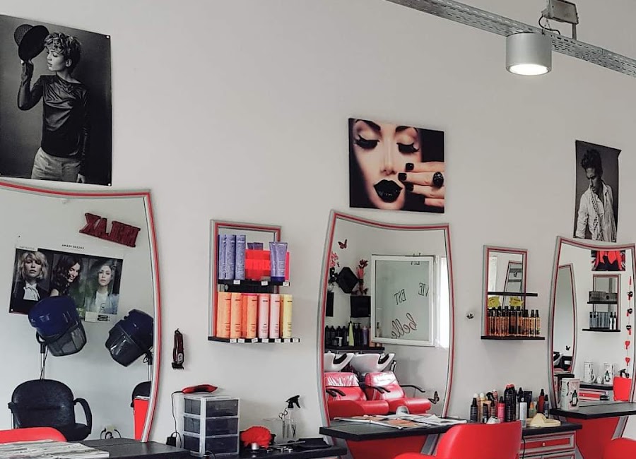 L'intérieur du Salon de Steph à Chaudes-Aigues